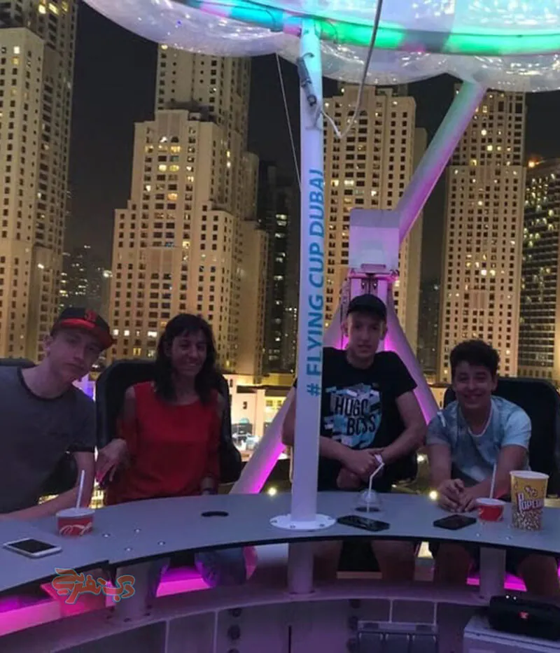 فلایینگ کاپ دبی در شب