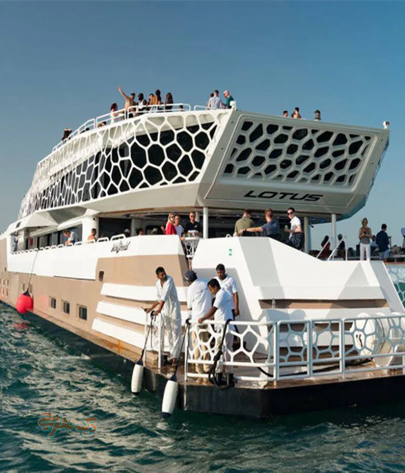 امکانات کشتی لوتوس دبی