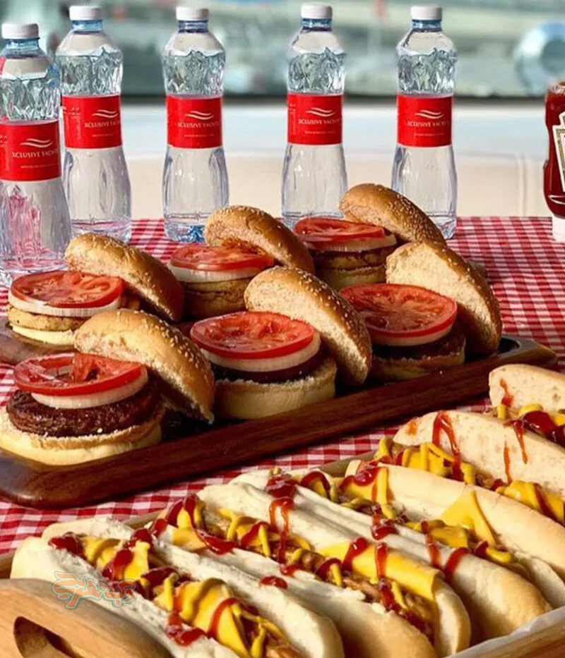 صرف غذا در تور کشتی کروز اکسکلوسیو دبی