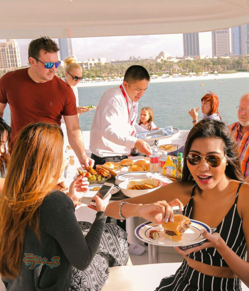 امکانات تور کشتی سوپر یات لوکس دبی