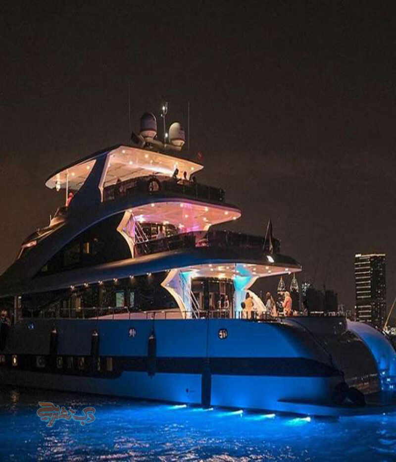 تور کشتی سوپر یات لوکس دبی در شب