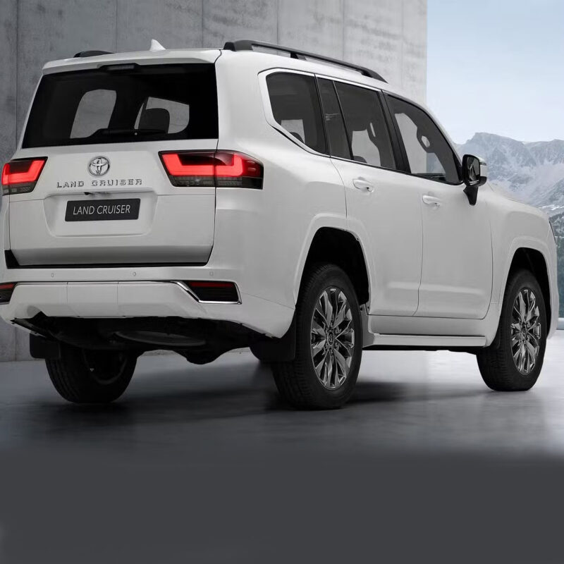 قیمت اجاره تویوتا لندکروزر در دبی