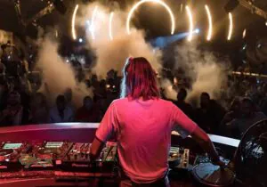 قوانین کلاب‌های دبی: نکاتی که باید قبل از رفتن بدانید