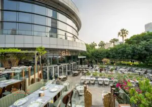 گال دبی: تجربه‌ای لوکس از غذا، هنر و نمای برج خلیفه