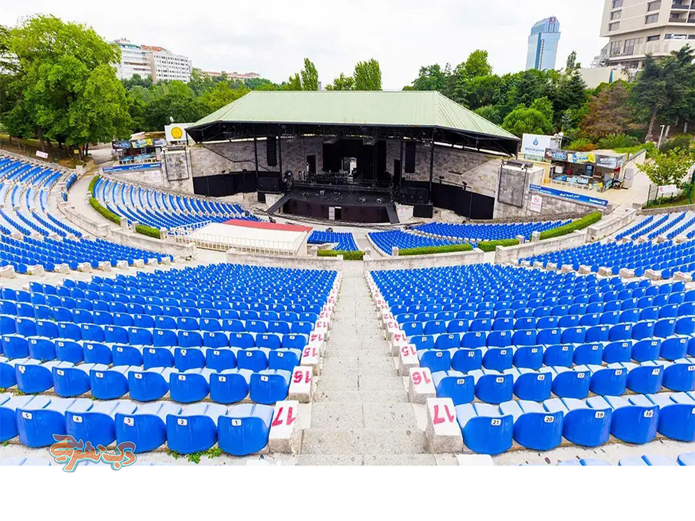 سالن Harbiye Cemil Topuzlu Open-Air Theatre